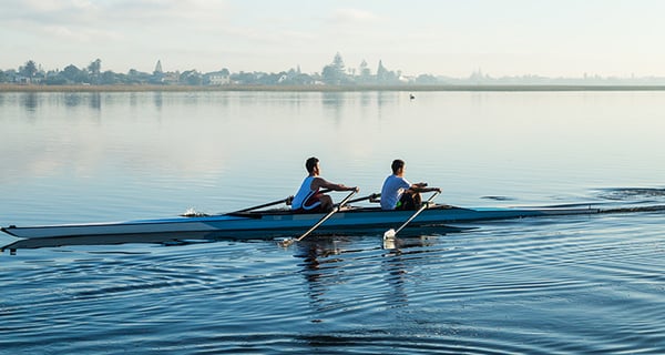 Couple-rowing-750x400.jpg